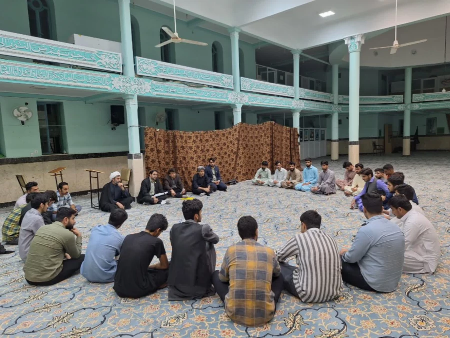 گفتگوی صمیمانه دانشجومعلمان پردیس  های استانی دانشگاه فرهنگیان یزد با سرپرست این دانشگاه و اعضای هیات رئیسه 8