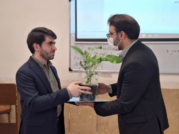 تقدیر و تجلیل از اساتید و مهارت آموزان مرکز توان افزایی،توانمندسازی و مهارت آموزی دانشگاه فرهنگیان یزد 4