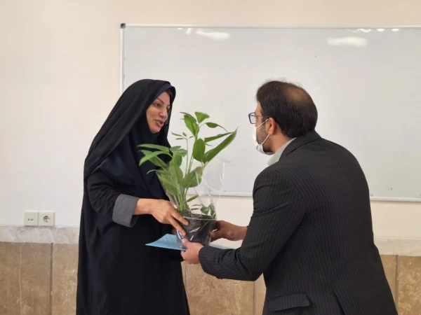 تقدیر و تجلیل از اساتید و مهارت آموزان مرکز توان افزایی،توانمندسازی و مهارت آموزی دانشگاه فرهنگیان یزد 11