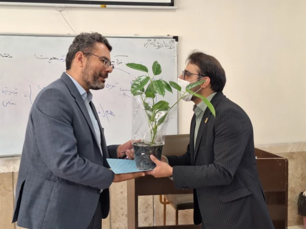 تقدیر و تجلیل از اساتید و مهارت آموزان مرکز توان افزایی،توانمندسازی و مهارت آموزی دانشگاه فرهنگیان یزد 8