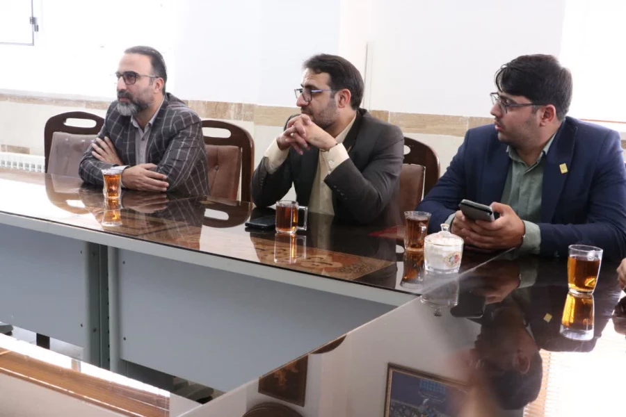 بازدید و هماهنگی با مدارس برای برگزاری یازدهمین جشنواره تخصصی تدریس برتر انجام شد.
 3