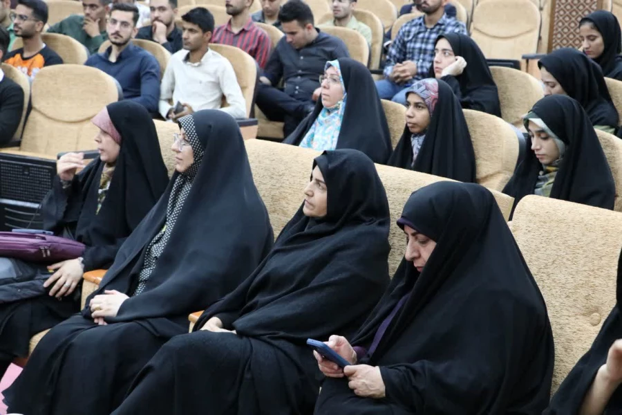 مراسم افتتاحیه مرحله منطقه ای یازدهمین جشنواره تخصصی تدریس برتر در استان یزد برگزار شد. 
 6