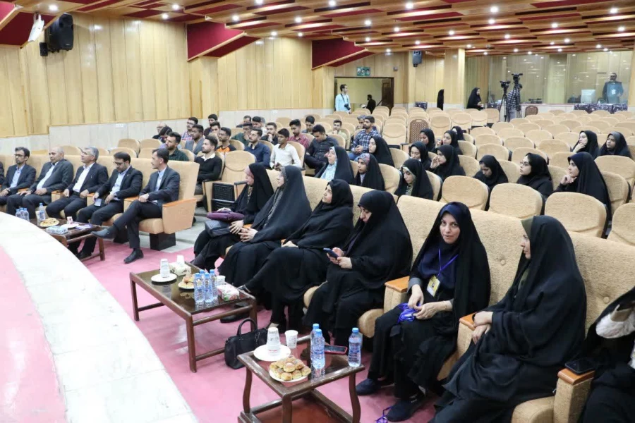 مراسم افتتاحیه مرحله منطقه ای یازدهمین جشنواره تخصصی تدریس برتر در استان یزد برگزار شد. 
 7