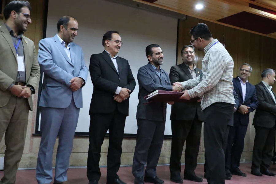 مراسم اختتامیه مرحله منطقه ای یازدهمین جشنواره تخصصی تدریس برتر در دانشگاه فرهنگیان استان یزد برگزار شد.
 9