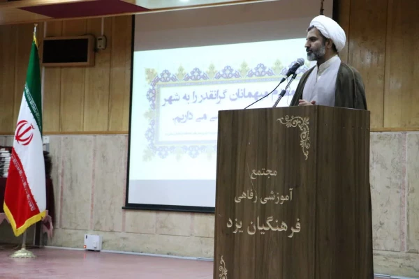 مدارس دولتی؛ مظلوم در نظام آموزش و پرورش و برگ برنده دانشگاه فرهنگیان استان یزد در برگزاری جشنواره تدریس برتر
 2