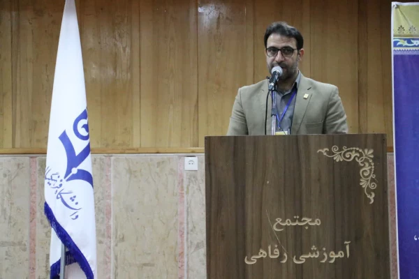 مدارس دولتی؛ مظلوم در نظام آموزش و پرورش و برگ برنده دانشگاه فرهنگیان استان یزد در برگزاری جشنواره تدریس برتر
 3