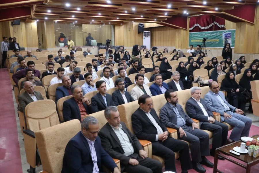 مدارس دولتی؛ مظلوم در نظام آموزش و پرورش و برگ برنده دانشگاه فرهنگیان استان یزد در برگزاری جشنواره تدریس برتر
 4