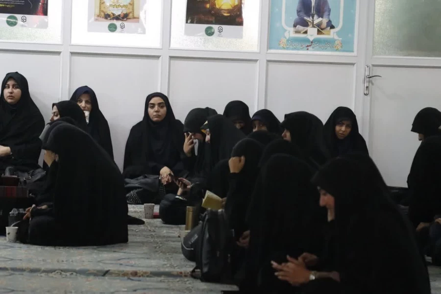 مراسم گرامیداشت شهدای خدمت به ویژه آیت الله سید ابراهیم رئیسی و هیئت همراه در دانشگاه فرهنگیان استان یزد برگزار شد. 12