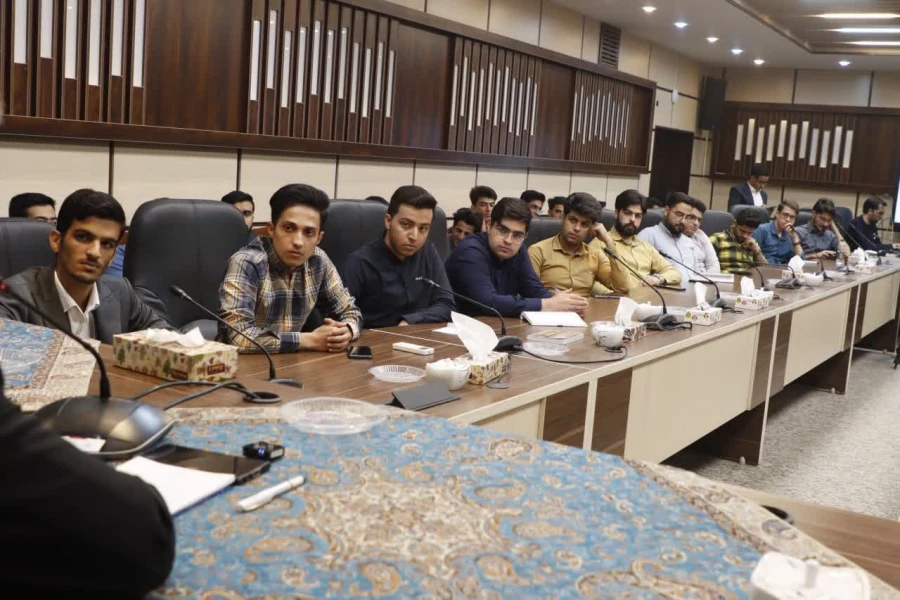 برگزاری نشست پرسش و پاسخ دانشجویی با حضور دکتر محمد صالح جوکار ، نماینده مردم یزد در مجلس شورای اسلامی حول موضوع نظام مسائل آموزش و پرورش و دانشگاه فرهنگیان 6