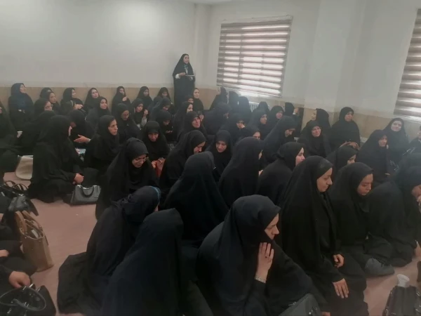 نشست صمیمانه سرپرست دانشگاه فرهنگیان استان یزد با مهارت آموزان ماده ۲۸ برگزار شد.
 2