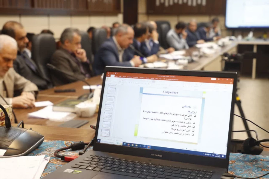 کارگاه آموزشی تربیت ارزیاب های حرفه ای در دانشگاه فرهنگیان استان یزد برای اولین بار برگزار شد. 
 6