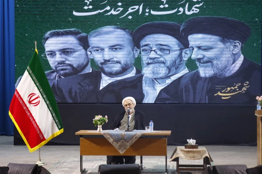 مراسم باشکوه هفتمین روز شهادت شهدای خدمت و همایش تبیینی بیانیه گام دوم انقلاب اسلامی برگزار شد.
 3