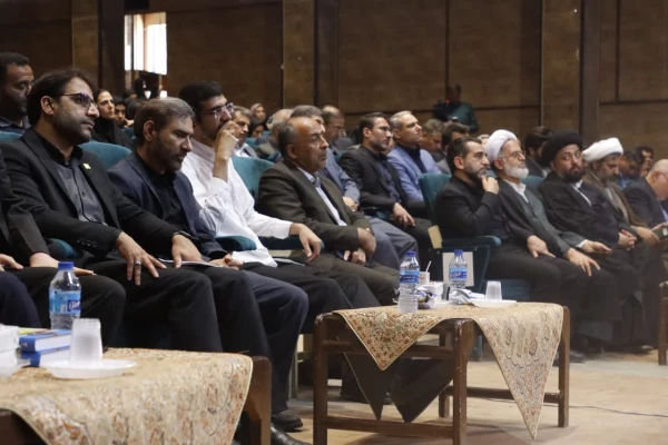 مراسم باشکوه هفتمین روز شهادت شهدای خدمت و همایش تبیینی بیانیه گام دوم انقلاب اسلامی برگزار شد.
 4