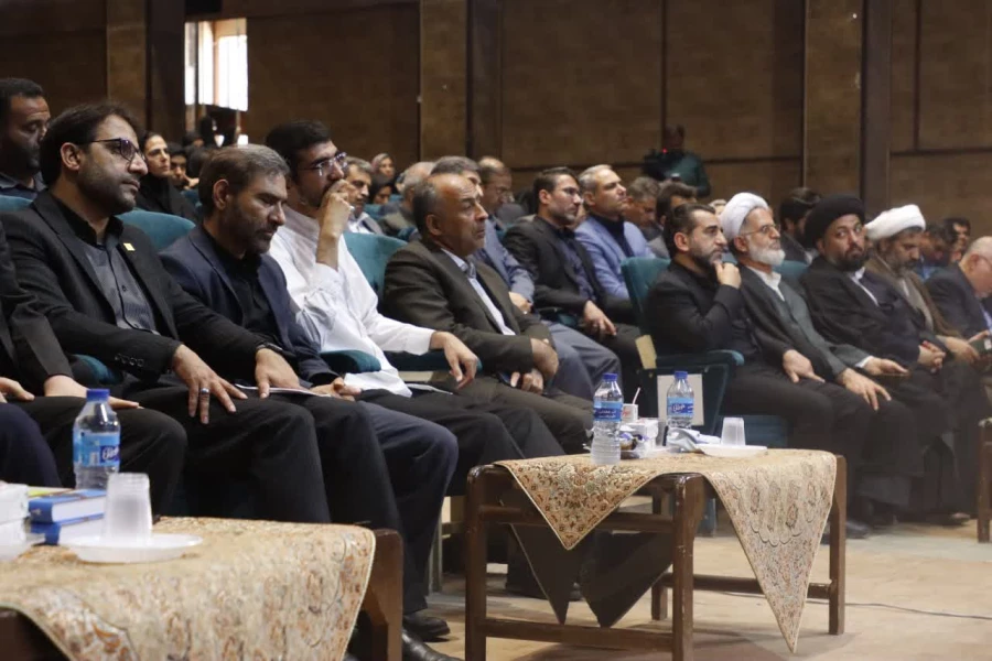 مراسم باشکوه هفتمین روز شهادت شهدای خدمت و همایش تبیینی بیانیه گام دوم انقلاب اسلامی برگزار شد.
 4