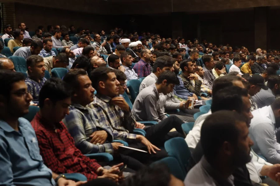 مراسم باشکوه هفتمین روز شهادت شهدای خدمت و همایش تبیینی بیانیه گام دوم انقلاب اسلامی برگزار شد.
 7