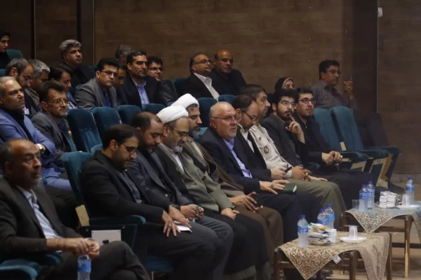 مراسم باشکوه هفتمین روز شهادت شهدای خدمت و همایش تبیینی بیانیه گام دوم انقلاب اسلامی برگزار شد.
 8