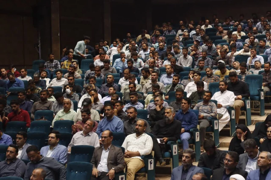 مراسم باشکوه هفتمین روز شهادت شهدای خدمت و همایش تبیینی بیانیه گام دوم انقلاب اسلامی برگزار شد.
 9