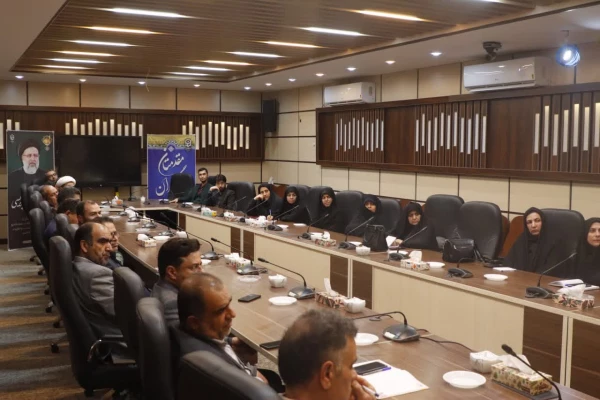 برگزاری پنجمین نشست هم اندیشی اساتید دانشگاه فرهنگیان استان یزد
 4