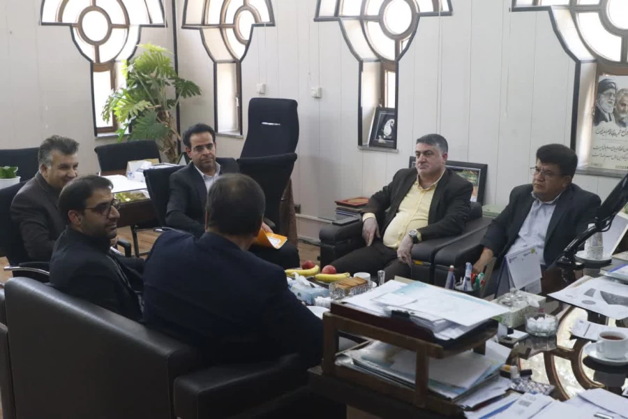 رایزنی های گسترده سرپرست دانشگاه فرهنگیان یزد با مسئولین استانی بانک های بزرگ کشور 
 2