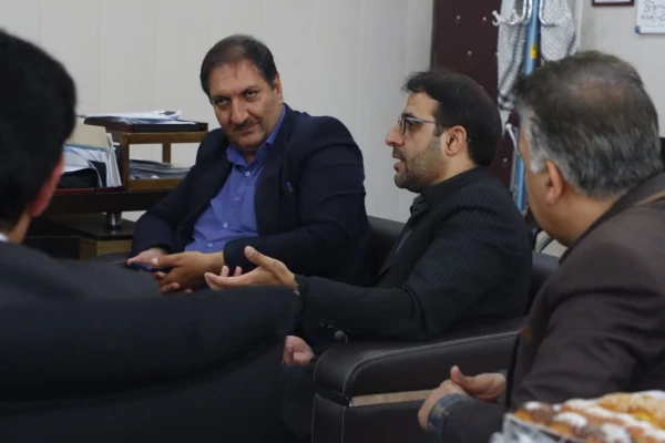 رایزنی های گسترده سرپرست دانشگاه فرهنگیان یزد با مسئولین استانی بانک های بزرگ کشور 
 4