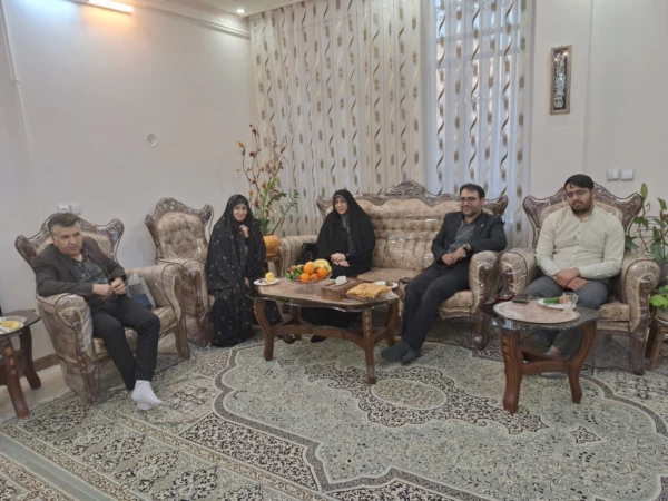 دیدار مدیر استانی دانشگاه فرهنگیان با دو پیشکسوت پردیس های استانی دانشگاه فرهنگیان یزد 3