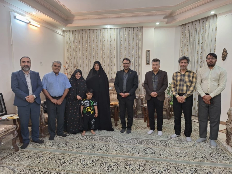 دیدار مدیر استانی دانشگاه فرهنگیان با دو پیشکسوت پردیس های استانی دانشگاه فرهنگیان یزد 5