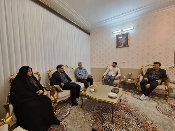 دیدار مدیر استانی دانشگاه فرهنگیان با دو پیشکسوت پردیس های استانی دانشگاه فرهنگیان یزد 8