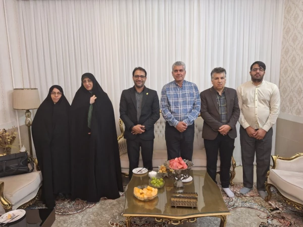 دیدار مدیر استانی دانشگاه فرهنگیان با دو پیشکسوت پردیس های استانی دانشگاه فرهنگیان یزد 10