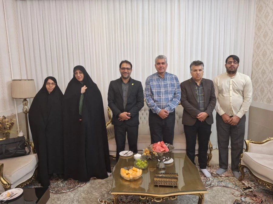 دیدار مدیر استانی دانشگاه فرهنگیان با دو پیشکسوت پردیس های استانی دانشگاه فرهنگیان یزد 10