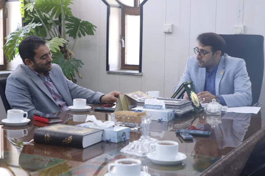 دیدار و گفتگوی صمیمانه سرپرست دانشگاه فرهنگیان استان یزد با مسئول بسیج دانشجویی استان 
 5