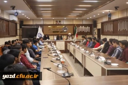 مراسم تقدیر و تجلیل از افتخارآفرینان پردیس شهیدان پاک نژاد یزد برگزار شد.
 4