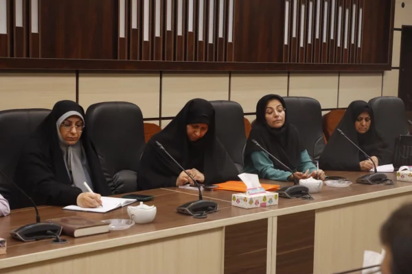 نشست هم اندیشی مدیران دانشگاه فرهنگیان یزد با اساتید و مشاوران پردیس های استانی 
 4