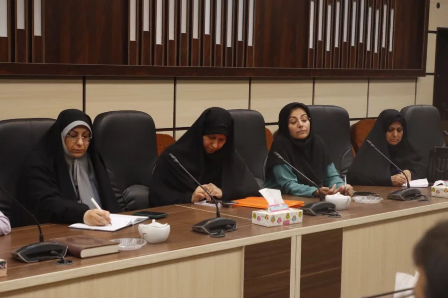 نشست هم اندیشی مدیران دانشگاه فرهنگیان یزد با اساتید و مشاوران پردیس های استانی 
 4