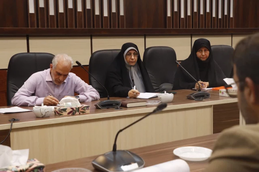 نشست هم اندیشی مدیران دانشگاه فرهنگیان یزد با اساتید و مشاوران پردیس های استانی 
 5