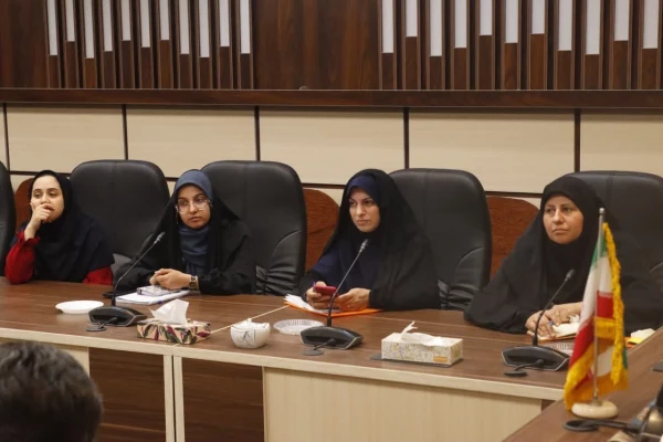 مراسم جشن باشکوه فارغ التحصیلی و آیین دانش آموختگی دانشجو معلمان دانشگاه فرهنگیان یزد در شب عید سعید غدیر برگزار می شود.
 2