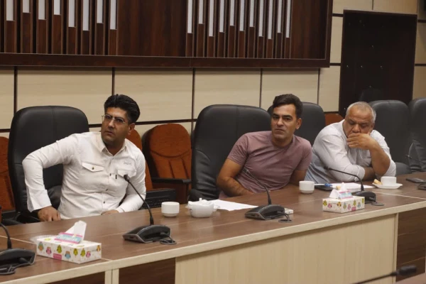 نشست هماهنگی سرپرستان سراها و دست اندرکاران طبخ و توزیع غذای پردیس های استانی برگزار شد.
 3