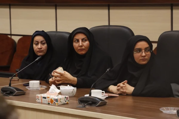 نشست هماهنگی سرپرستان سراها و دست اندرکاران طبخ و توزیع غذای پردیس های استانی برگزار شد.
 4