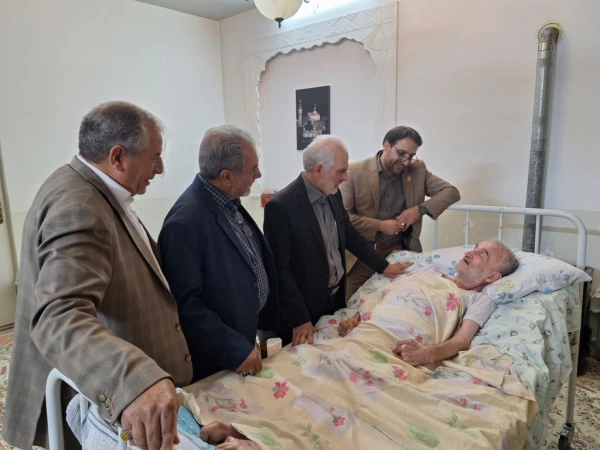 دیدار سرپرست دانشگاه فرهنگیان یزد با دو پیشکسوت مرکز تربیت معلم شهید پاک نژاد
 8