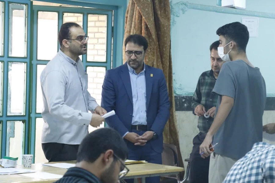 بازدید مسئولان دانشگاه فرهنگیان یزد از فرایند برگزاری امتحانات پردیس های استانی 
 2