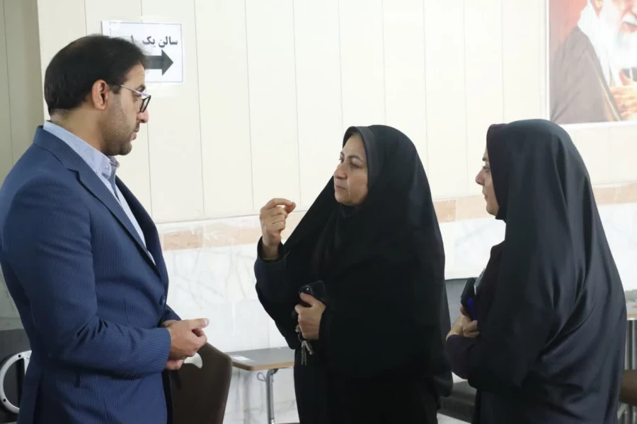 بازدید مسئولان دانشگاه فرهنگیان یزد از فرایند برگزاری امتحانات پردیس های استانی 
 4