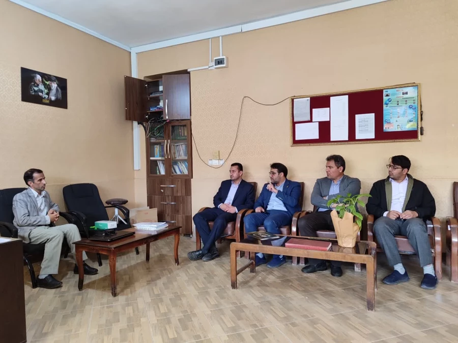 تقدیر سرپرست دانشگاه فرهنگیان یزد از مدیران مدارس برتر در حوزه کارورزی 
 2