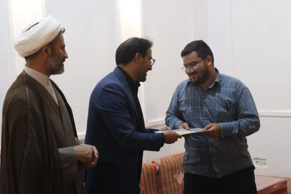 تقدیر از فعالان فرهنگی و دانشجویی پردیس شهیدان پاکنژاد دانشگاه فرهنگیان یزد 
 2