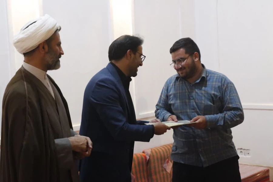 تقدیر از فعالان فرهنگی و دانشجویی پردیس شهیدان پاکنژاد دانشگاه فرهنگیان یزد 
 2