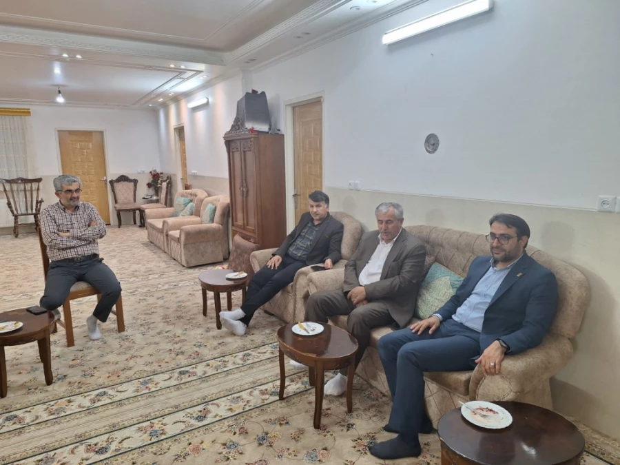 دیدار سرپرست دانشگاه فرهنگیان یزد با خانواده مرحوم استاد علی مازارچی و حضور در مراسم سالگرد مرحوم رمضان صادقیان از پیشکسوتان دانشگاه 6