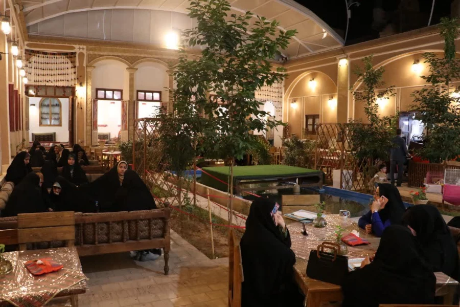 تقدیر از فعالان فرهنگی و دانشجویی پردیس حضرت فاطمه الزهرا(س) دانشگاه فرهنگیان یزد 
 3