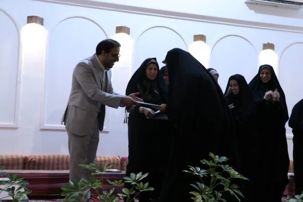 تقدیر از فعالان فرهنگی و دانشجویی پردیس حضرت فاطمه الزهرا(س) دانشگاه فرهنگیان یزد 
 4