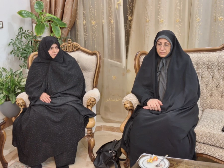 دیدار سرپرست دانشگاه فرهنگیان یزد با پیشکسوت پردیس حضرت فاطمه الزهرا(س) و پدر شهید دفاع مقدس 5