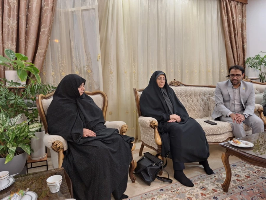 دیدار سرپرست دانشگاه فرهنگیان یزد با پیشکسوت پردیس حضرت فاطمه الزهرا(س) و پدر شهید دفاع مقدس 6