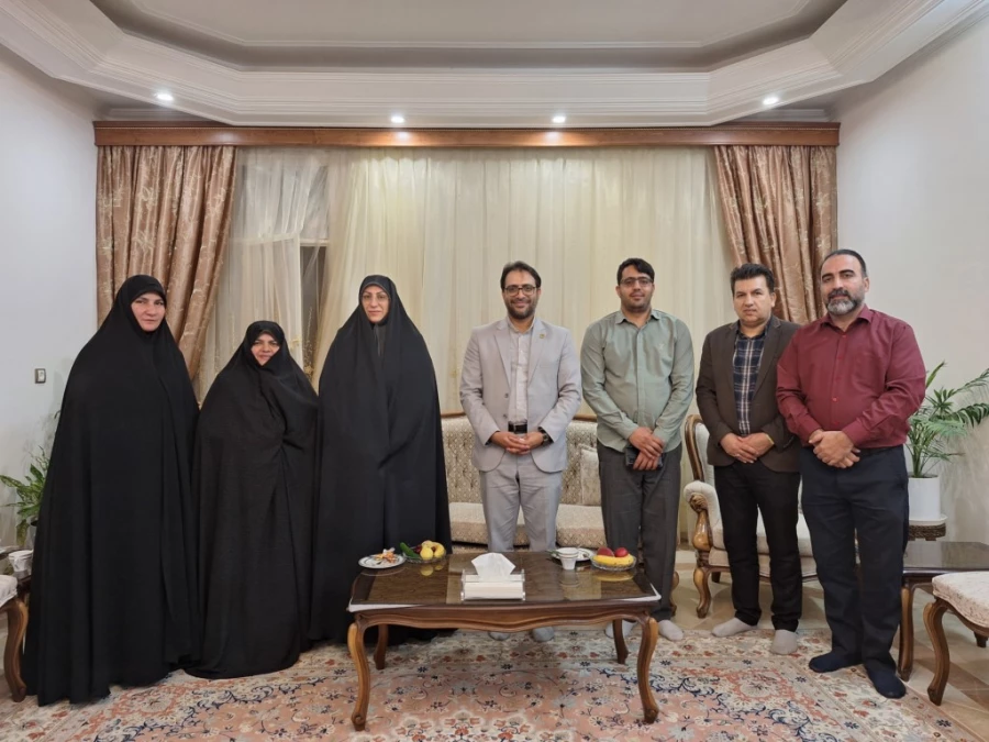 دیدار سرپرست دانشگاه فرهنگیان یزد با پیشکسوت پردیس حضرت فاطمه الزهرا(س) و پدر شهید دفاع مقدس 2