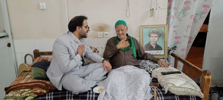 دیدار سرپرست دانشگاه فرهنگیان یزد با پیشکسوت پردیس حضرت فاطمه الزهرا(س) و پدر شهید دفاع مقدس 2